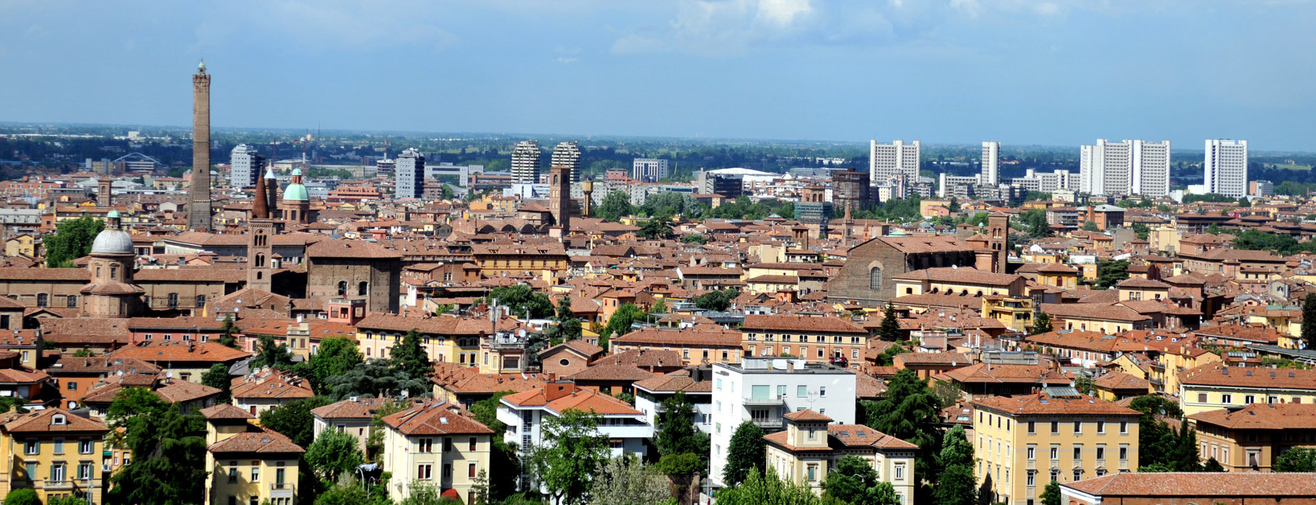 Foto: panoramica su Bologna - Archivio Città metropolitana di Bologna
