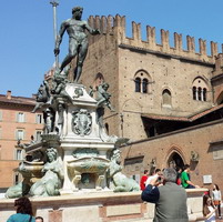 Turisti a Bologna